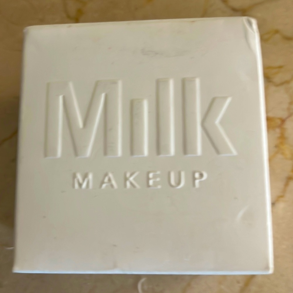 Sealed MILK blur + set powder